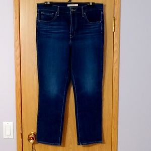 NWOT  LEVIS HIGH RISE CROP